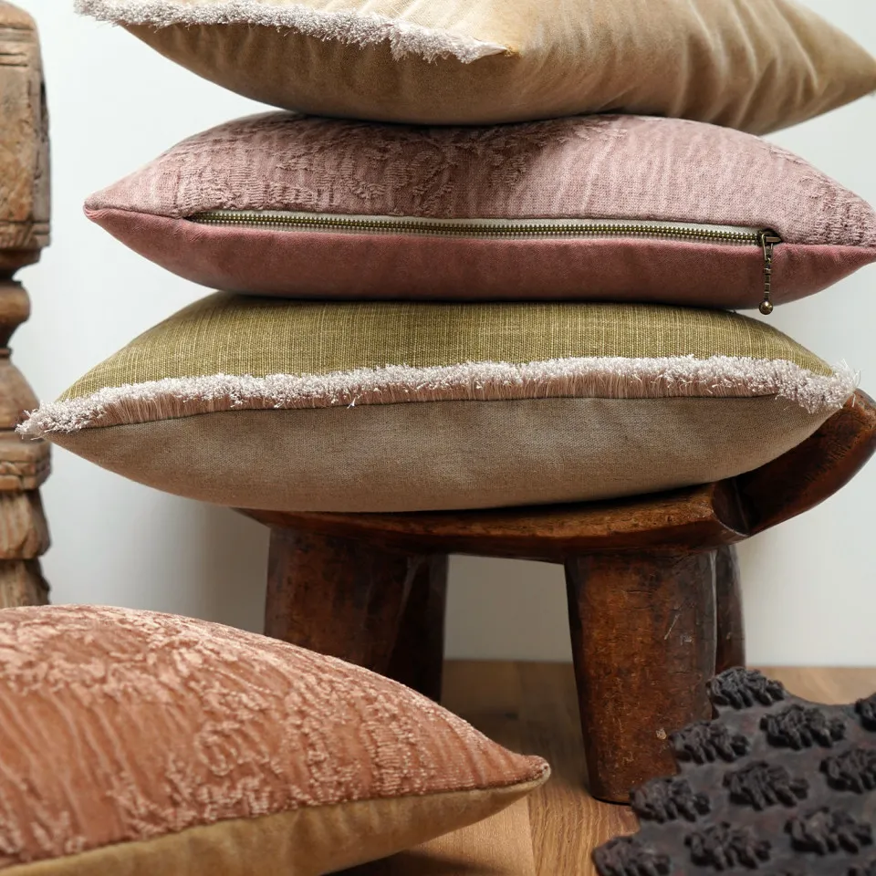 Coussins décoratifs, plaids et accessoires textiles pour une déco éco-responsable - Apache