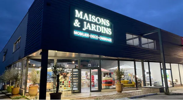 MAISONS & JARDINS