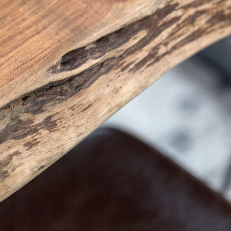 Table de salle à manger Kaz CASTLE LINE en bois d'acacia et pieds métal noir - Détail plateau bois I Axodeco.fr