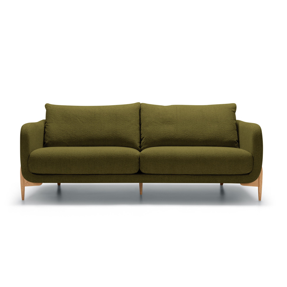 Canapé SITS 3 places en tissu bouclette Jenny coloris mustard green avec pieds bois - Vue de face I Axodeco.fr Canapé SITS 3 places en tissu bouclette Jenny coloris mustard green avec pieds bois - Vue de face I Axodeco.fr