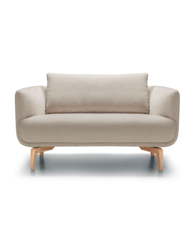Fauteuil SITS en tissu chenille Moa coloris nature avec pieds bois - Vue de face I Axodeco.fr