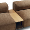 Canapé d'angle SITS en tissu chenille Edda coloris Teddy Brown avec pieds bois et tablettes - Zoom tablettes I Axodeco.fr Canapé d'angle SITS en tissu chenille Edda coloris Teddy Brown avec pieds bois et tablettes - Zoom tablettes I Axodeco.fr