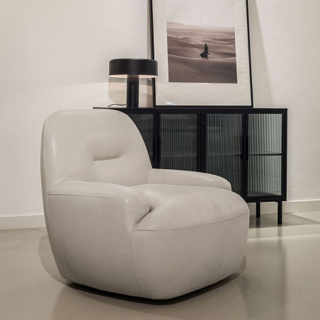 Fauteuil SITS en cuir Uma coloris nature avec pied pivotant - Ambiance I Axodeco.fr