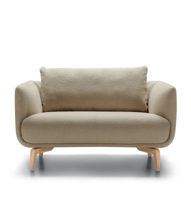 Fauteuil SITS en tissu bouclette Moa coloris light beige avec pieds bois - Vue de face I Axodeco.fr