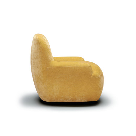 Fauteuil SITS en velours chenillé Uma coloris warm yellow avec pied pivotant - Vue de profil I Axodeco.fr