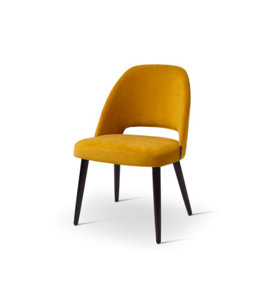 Chaise Joy CASTLE LINE en velours avec pieds ronds en bois coloris Ocre I Axodeco.fr