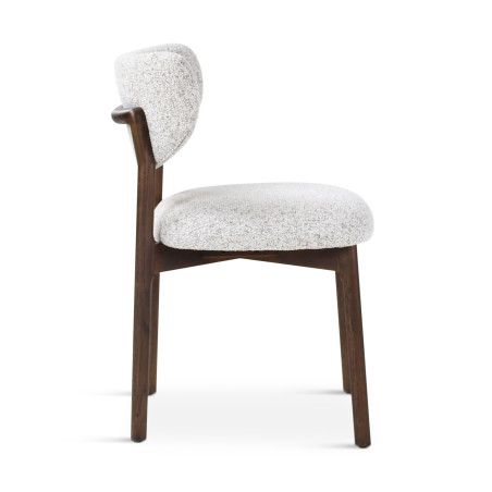 Chaise Blake CASTLE LINE avec pieds en bois foncé coloris Stone - Vue de côté I Axodeco.fr