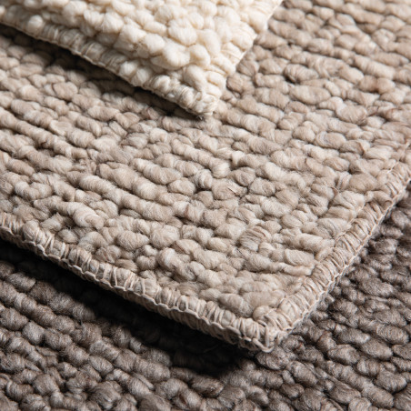 Tapis Kalix - groupe - zoom - IDAHO I Axodeco.fr